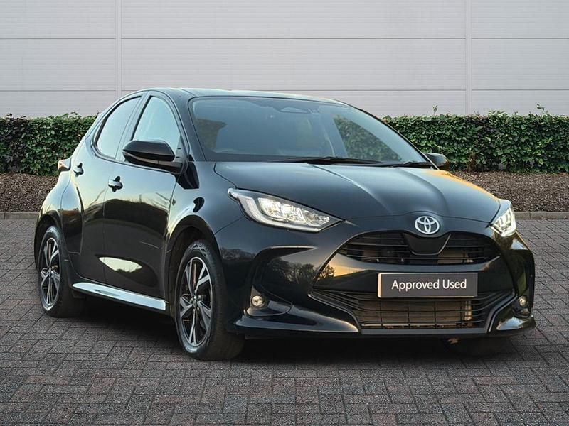 Black New 2025 Toyota Yaris Hybrid Design Hatchback | £20,995 (Super price) - Image 1/4
