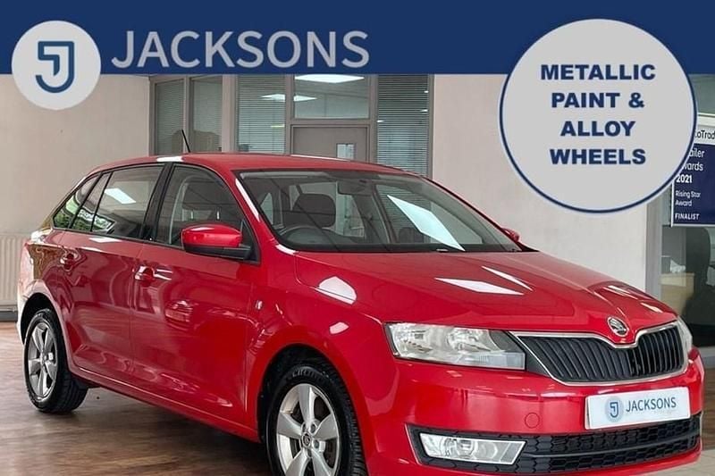 Red Used 2014 Skoda Rapid SE Hatchback | £5,820 (Fair price) - Image 1/1