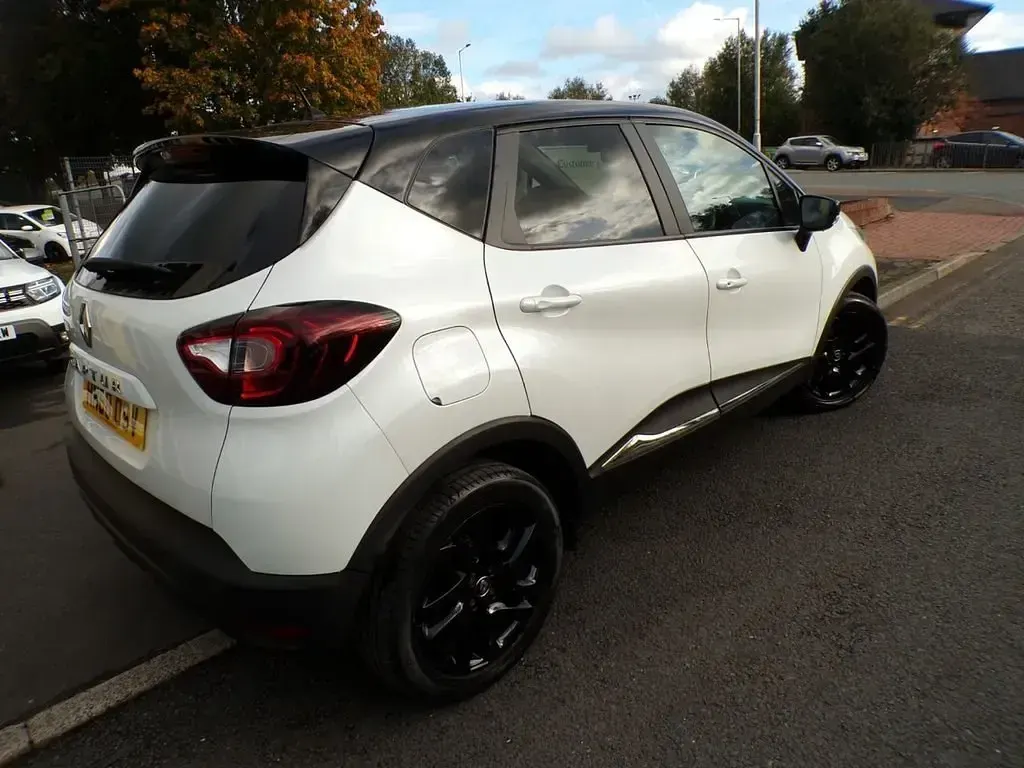 Używany Renault Captur Iconic 90 KM (66 kW) 2018 Biały SUV