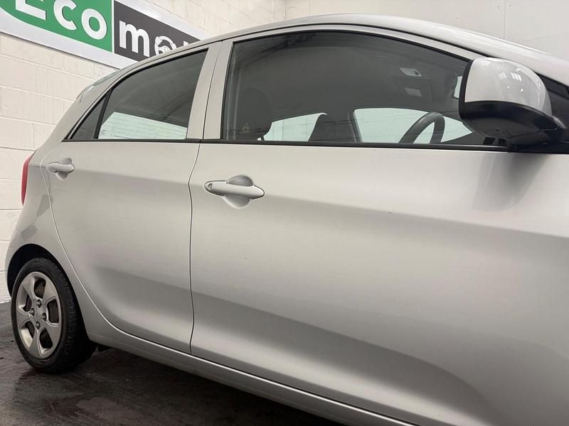 Used Kia Picanto 65 HP (47 kW) 2016 Silver Hatchback