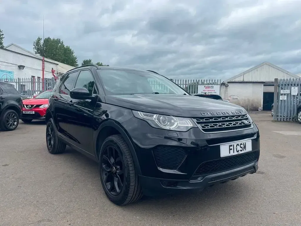 Used Land Rover Discovery 5 Landmark 180 HP (132 kW) 2019 Black SUV