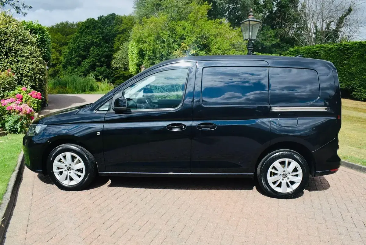 Used VW Caddy Pro 122 HP (89 kW) 2023 Black MPV
