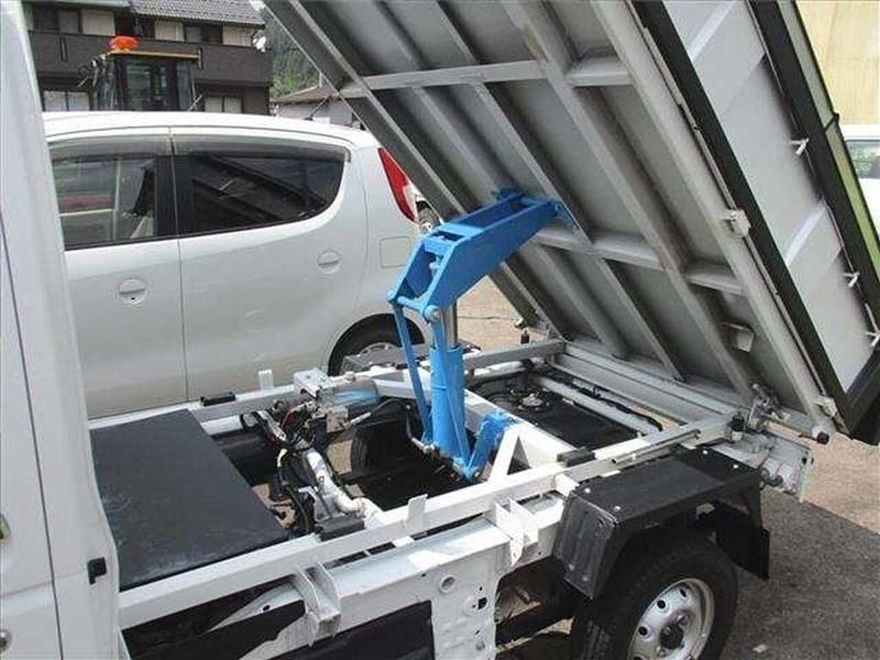 Used Suzuki Carry 2015 White Pickup