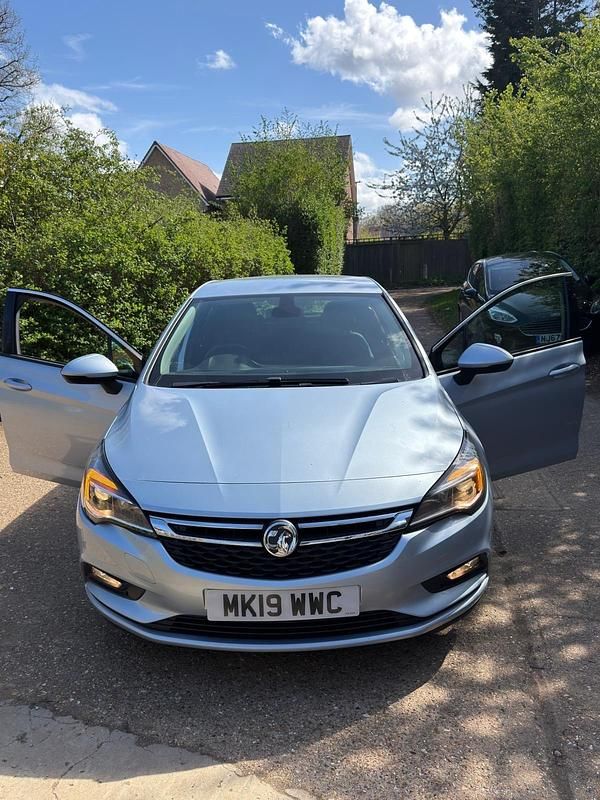 Used Vauxhall Astra Elite 150 HP (110 kW) 2019 Silver Hatchback