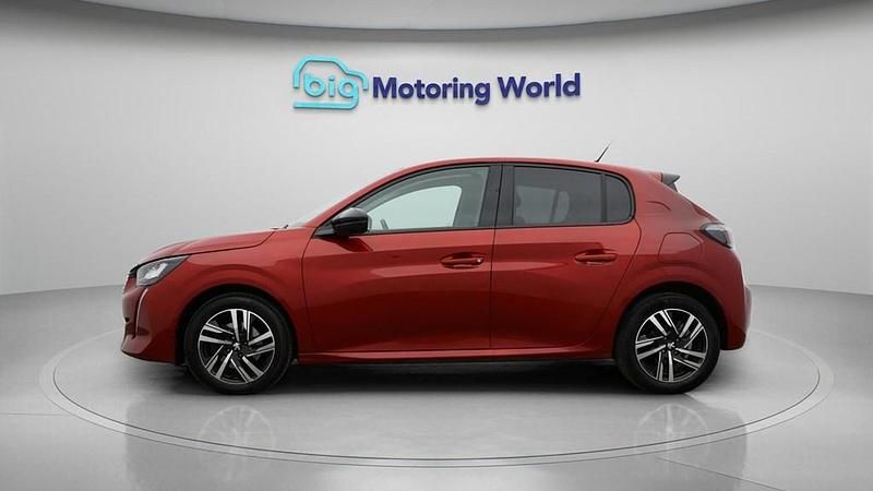 Used Peugeot 208 Allure Premium 100 HP (73 kW) 2022 Red Hatchback