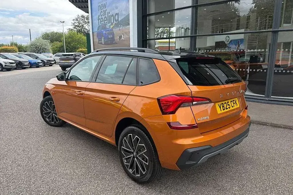 Used Skoda Kamiq Design Edition 113 HP (83 kW) 2025 Phoenix orange metallic black magic pearl effect SUV