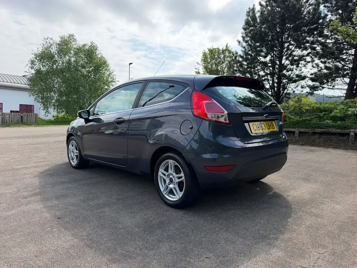 Used Ford Fiesta Zetec 82 HP (60 kW) 2013 Grey Hatchback