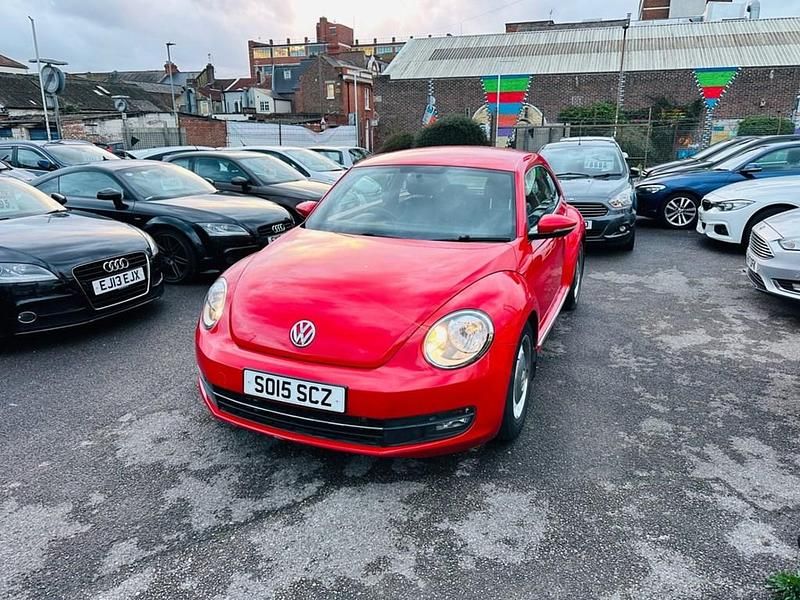 Usado VW Beetle Design 110 HP (80 kW) 2015 Vermelho Citadino