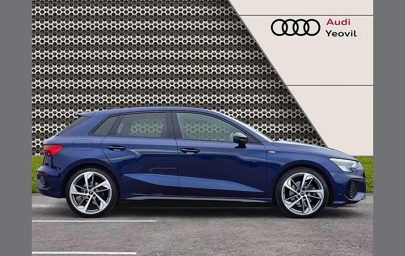 Used Audi A3 Comfort 147 HP (108 kW) 2023 Blue Sedan