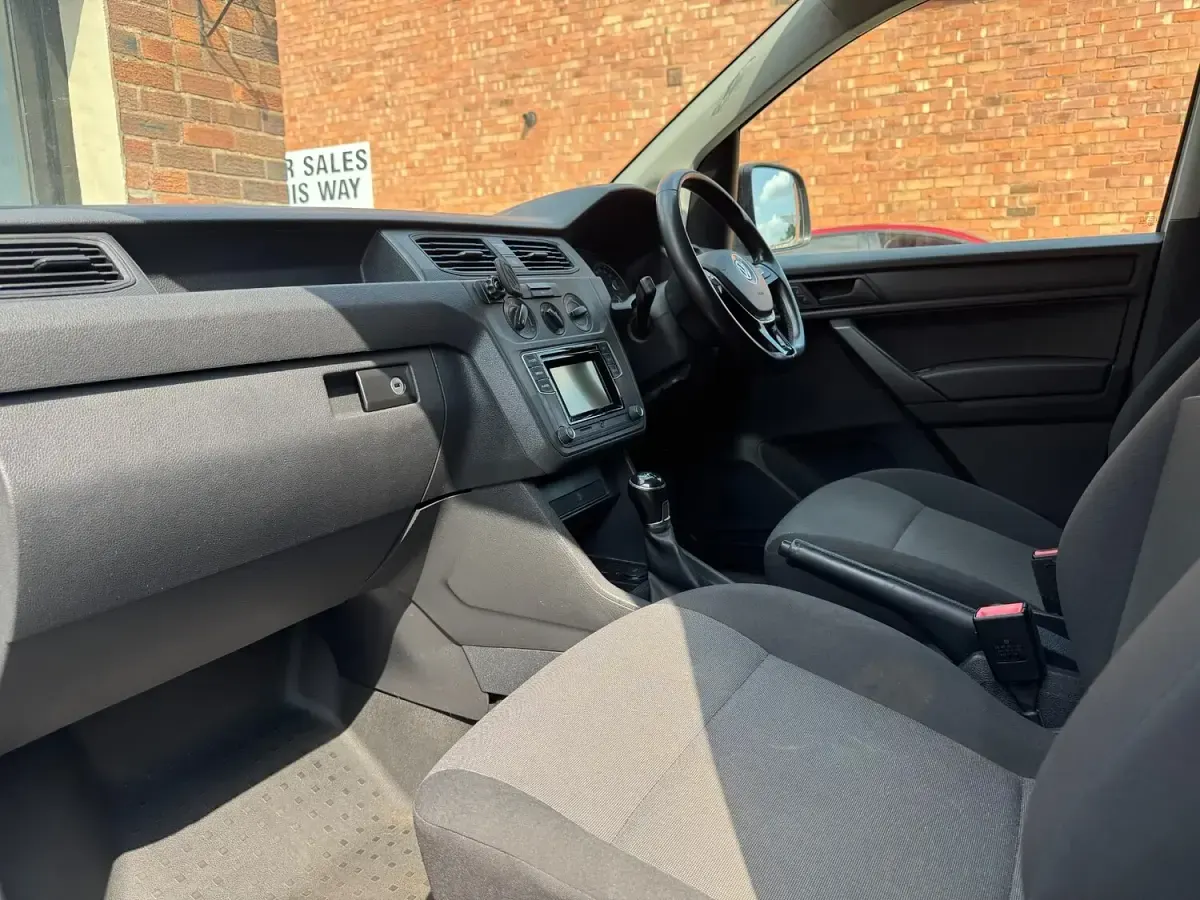 Used VW Caddy Startline 102 HP (75 kW) 2018 White MPV