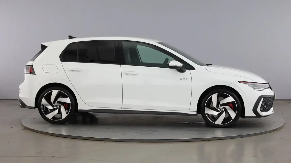 Used VW Golf VIII GTI 265 HP (194 kW) 2024 Pure white Hatchback