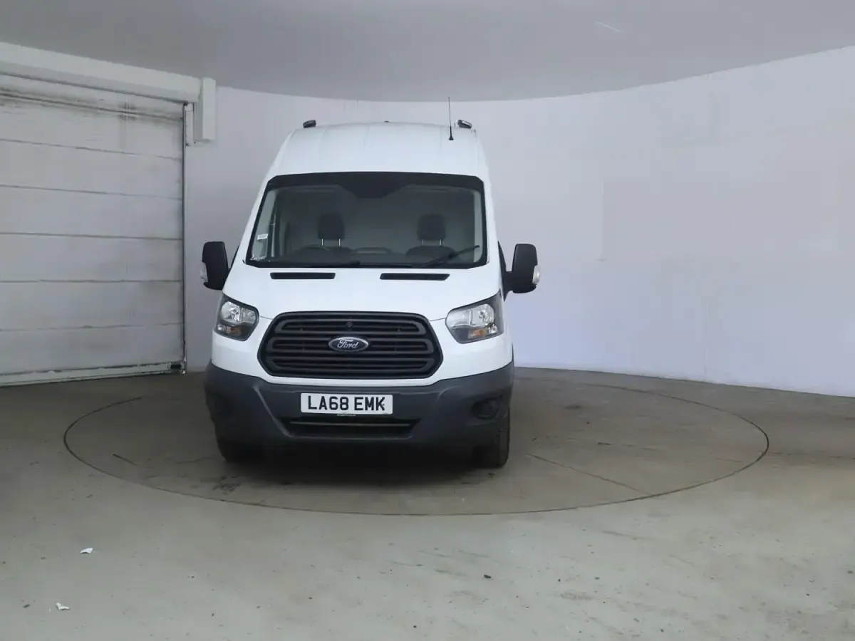 Usado Ford Transit 130 HP (95 kW) 2019 Branco Van