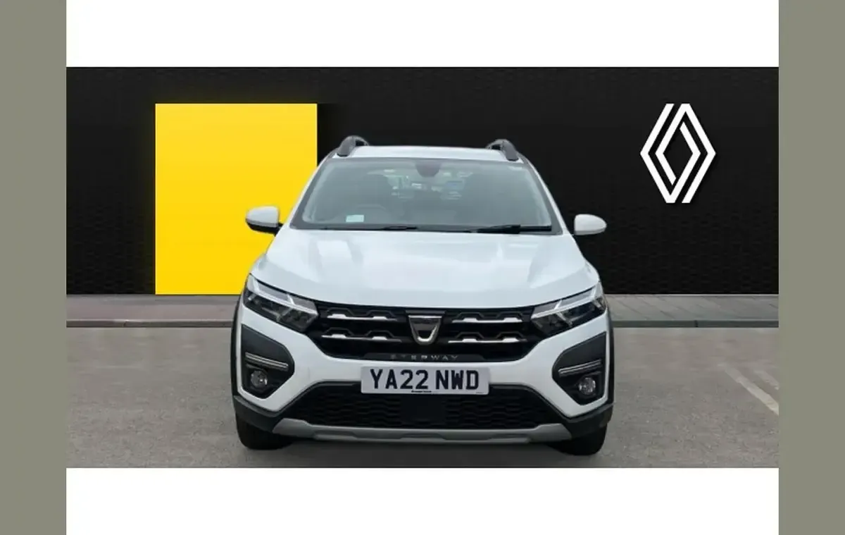 Used Dacia Sandero Prestige 90 HP (66 kW) 2022 White Hatchback