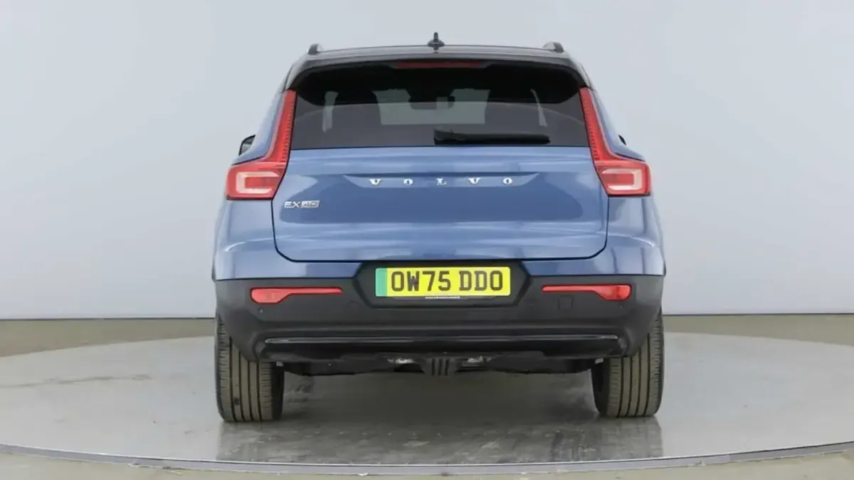 Used Volvo EX40 Plus 175 kW (238 HP) 2025 Blue SUV