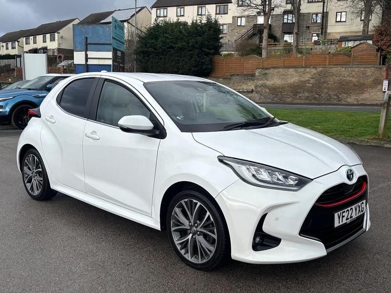 Used Toyota Yaris Hybrid 116 HP (85 kW) 2022 White Hatchback
