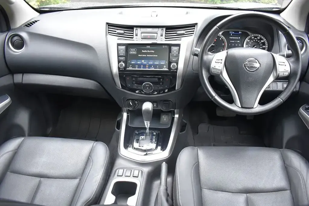 Used Nissan Navara Tekna 190 HP (139 kW) 2020 Grey Pickup