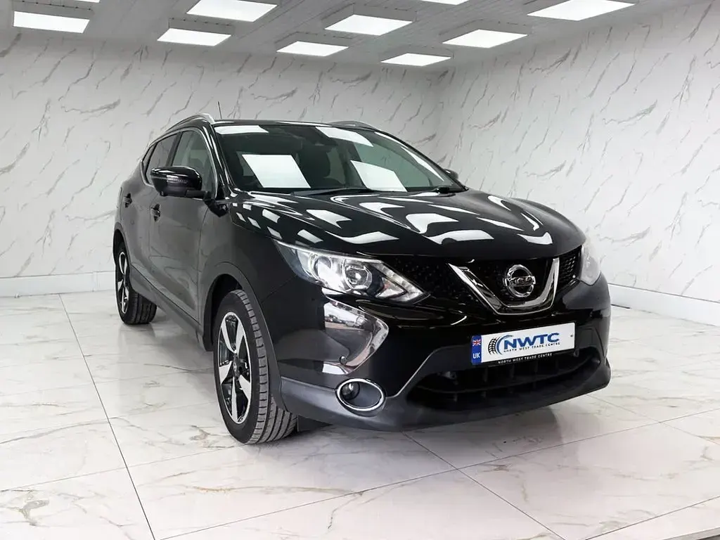 Used Nissan Qashqai N-Connecta 110 HP (80 kW) 2017 Black SUV