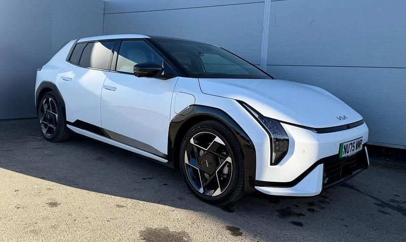 Used Kia EV4 GT-Line S 147 kW (201 HP) 2025 White Hatchback