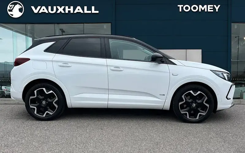 Used Vauxhall Grandland X Ultimate 224 HP (164 kW) 2024 White SUV