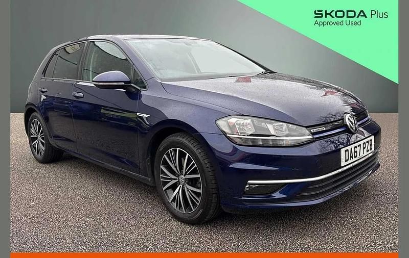 Used VW Golf VII SE 128 HP (94 kW) 2017 Blue Hatchback