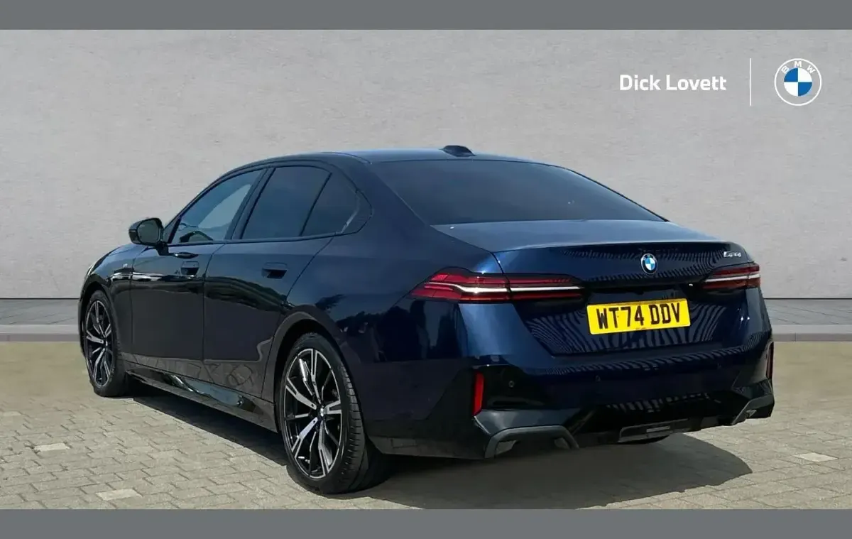 Used BMW 520 M Sport 205 HP (150 kW) 2024 Blue Sedan