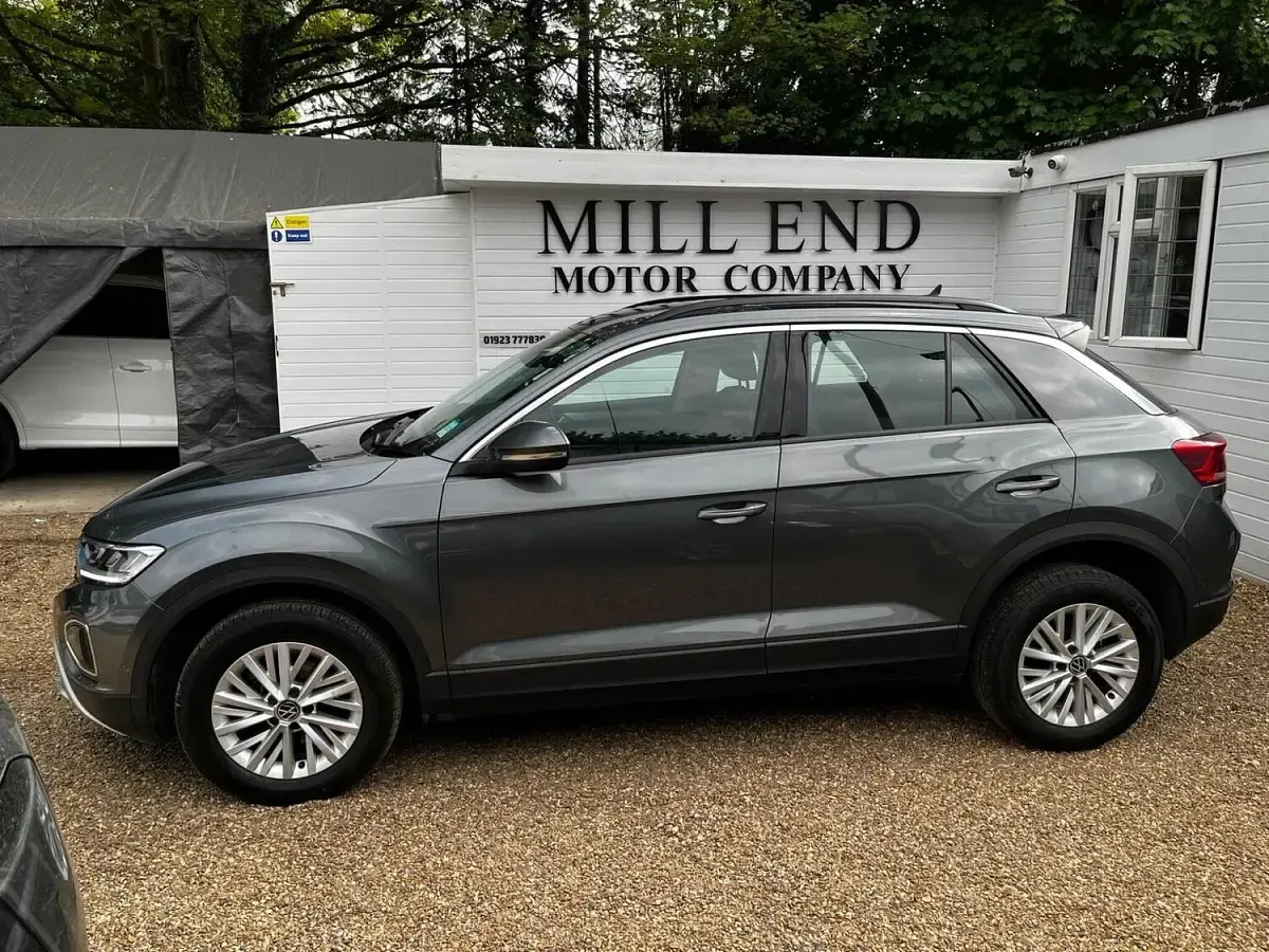 Used VW T-Roc Life 150 HP (110 kW) 2022 Grey SUV