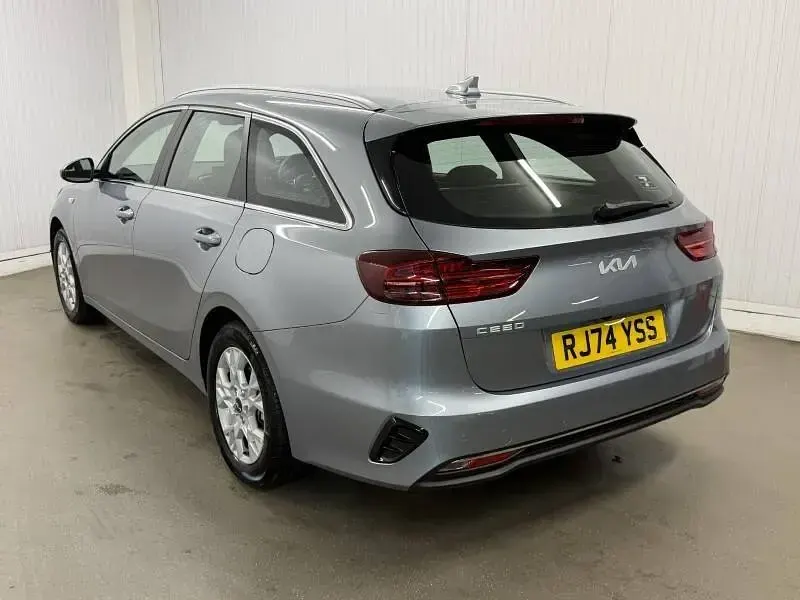 Used Kia Ceed 138 HP (101 kW) 2024 Silver Hatchback