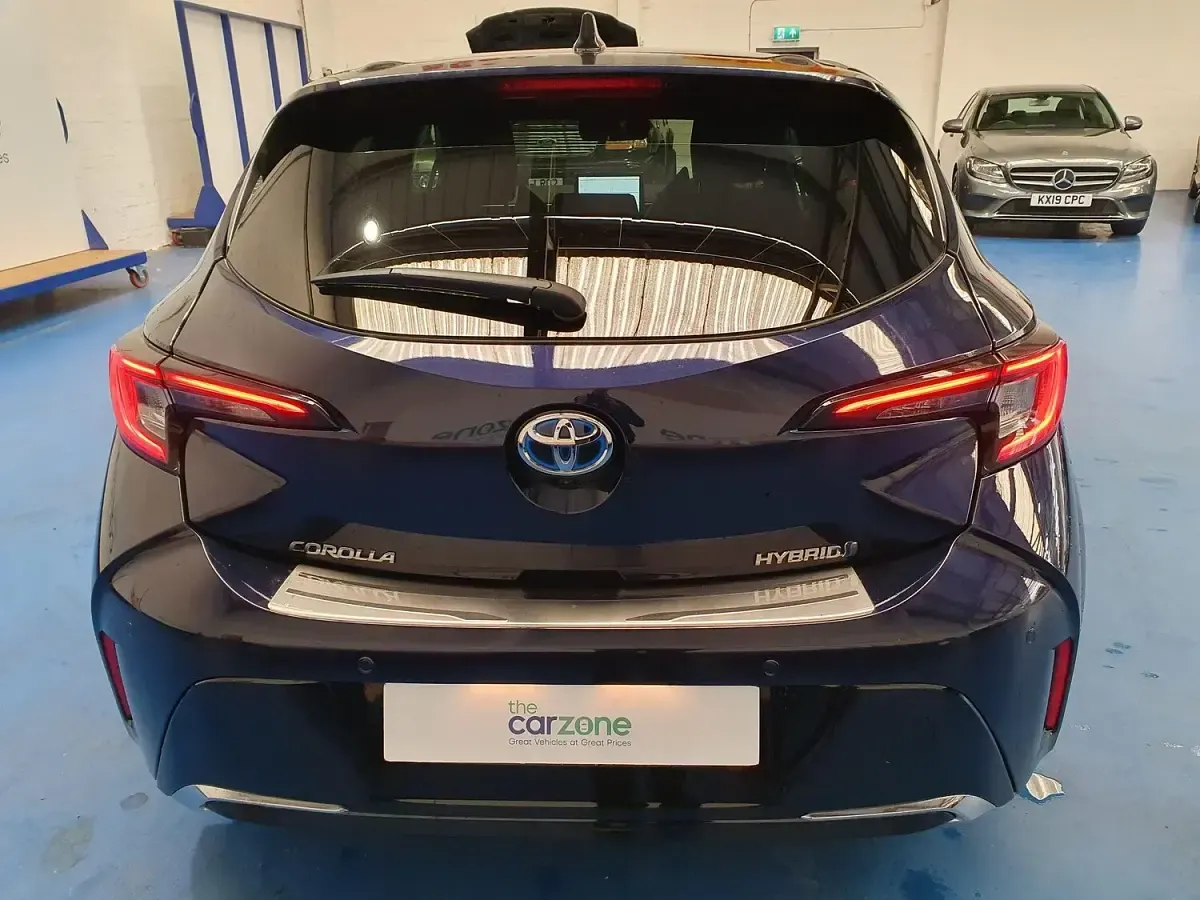 Used Toyota Corolla 193 HP (141 kW) 2023 Blue Hatchback
