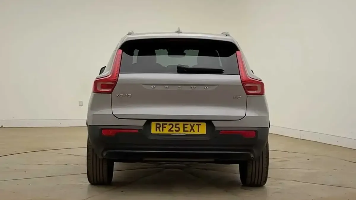 Used Volvo XC40 Plus 161 HP (118 kW) 2025 Silver SUV
