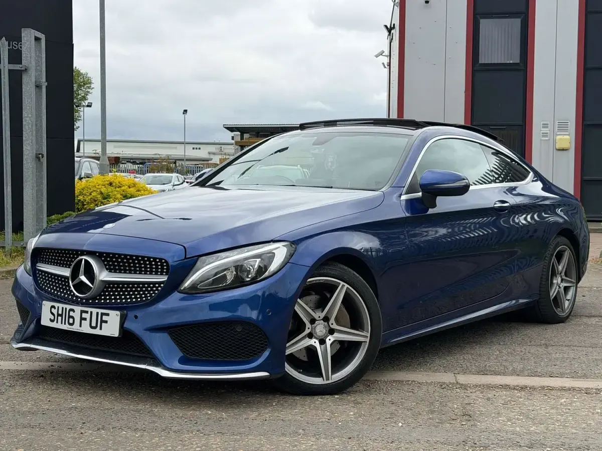 Used Mercedes C220 AMG Line Premium 170 HP (125 kW) 2016 Blue Coupe