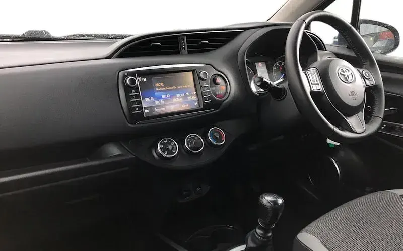Used Toyota Yaris 120 HP (88 kW) 2019 Blue Hatchback