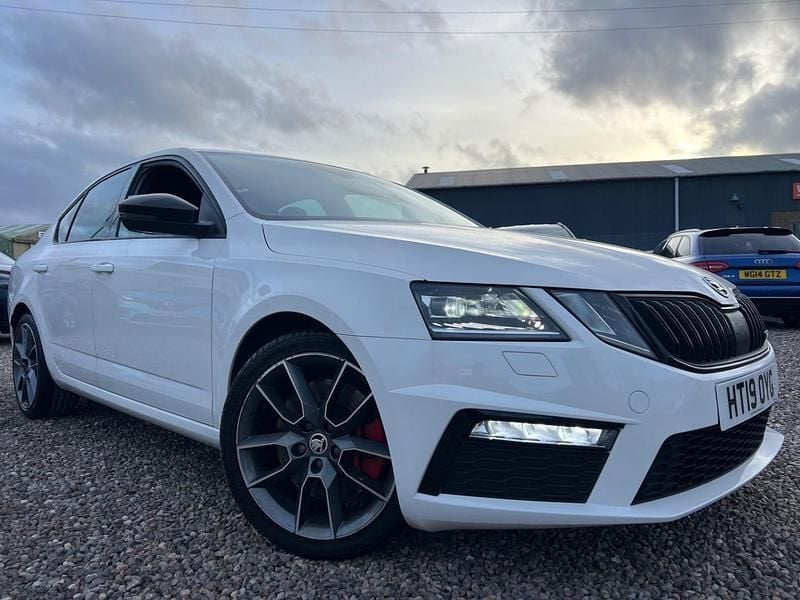 Used Skoda Octavia vRS 245 HP (180 kW) 2019 White Hatchback