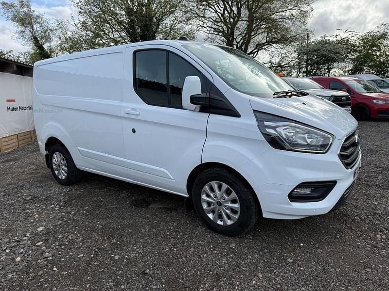 Used Ford Transit Custom Limited 130 HP (95 kW) 2022 White Van