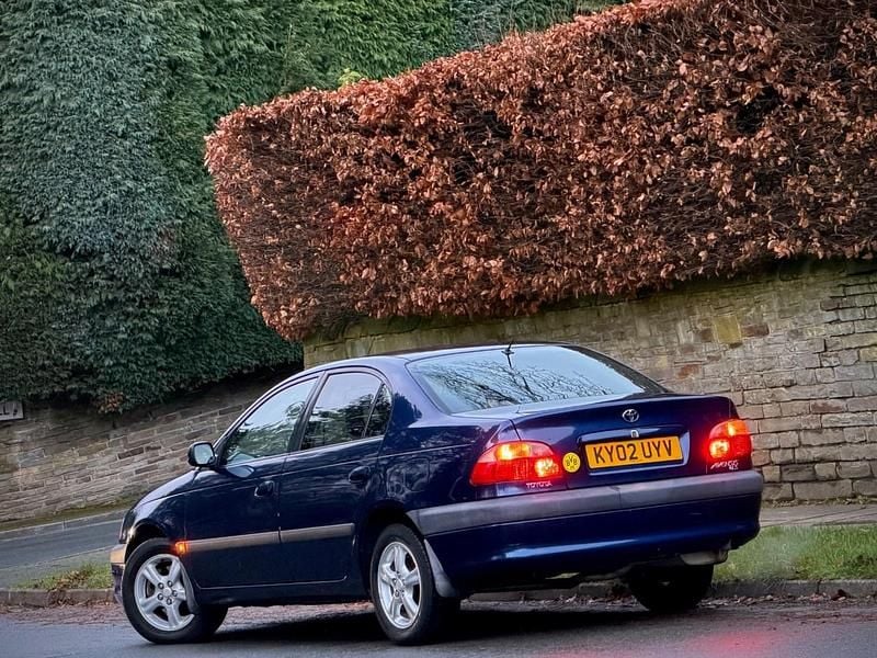 Used Toyota Avensis 110 HP (80 kW) 2002 Blue Sedan
