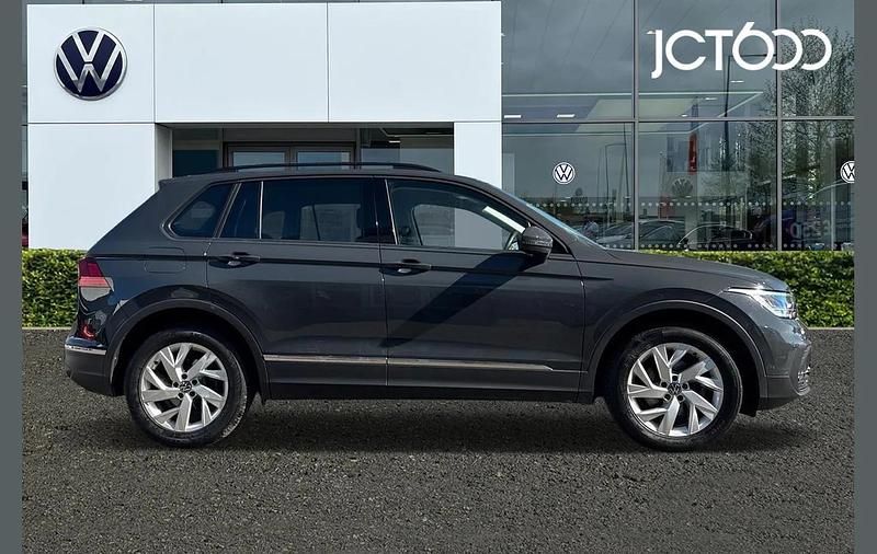 Used VW Tiguan Life 150 HP (110 kW) 2022 Grey SUV