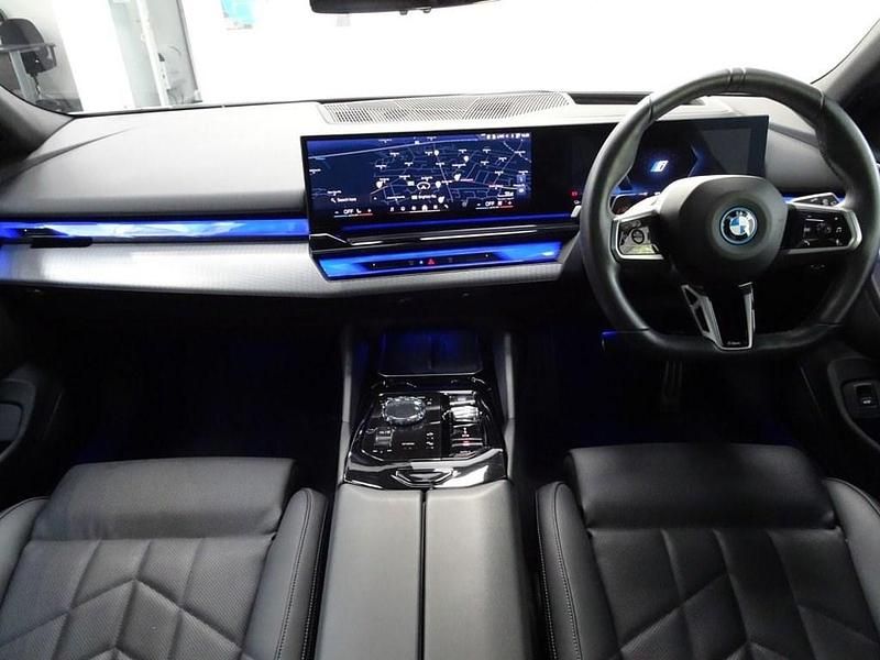 Used BMW i5 M Sport 11 kW (15 HP) 2024 White Estate
