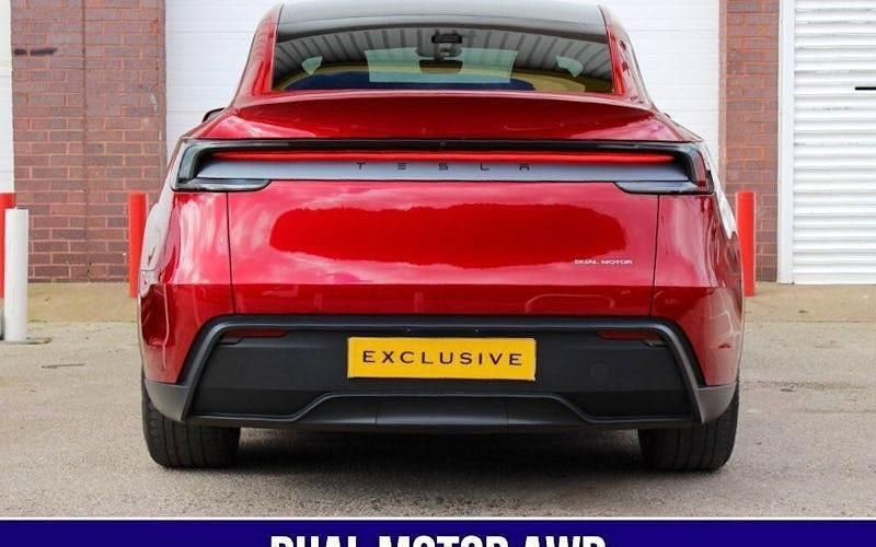 Used Tesla Model Y Long Range AWD 286 kW (389 HP) 2025 Red SUV