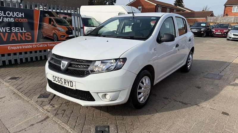 Used Dacia Sandero Ambiance 73 HP (53 kW) 2015 White Hatchback