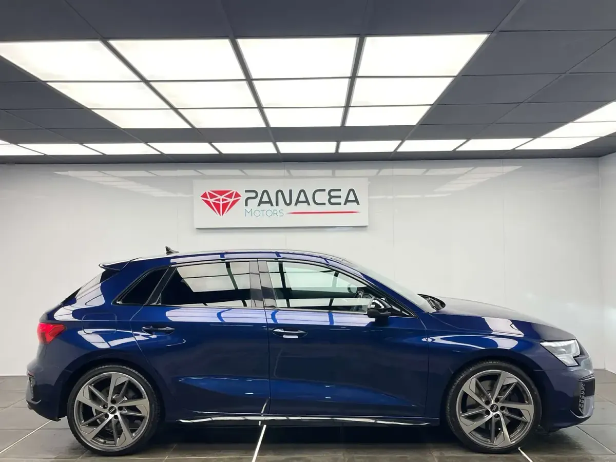 Begagnad Audi S3 Sportback Exclusive 310 HK (228 kW) 2021 Blå Halvkombi