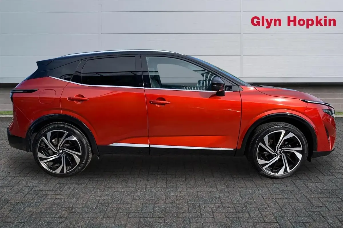 Used Nissan Qashqai Tekna+ 140 HP (102 kW) 2025 Red SUV