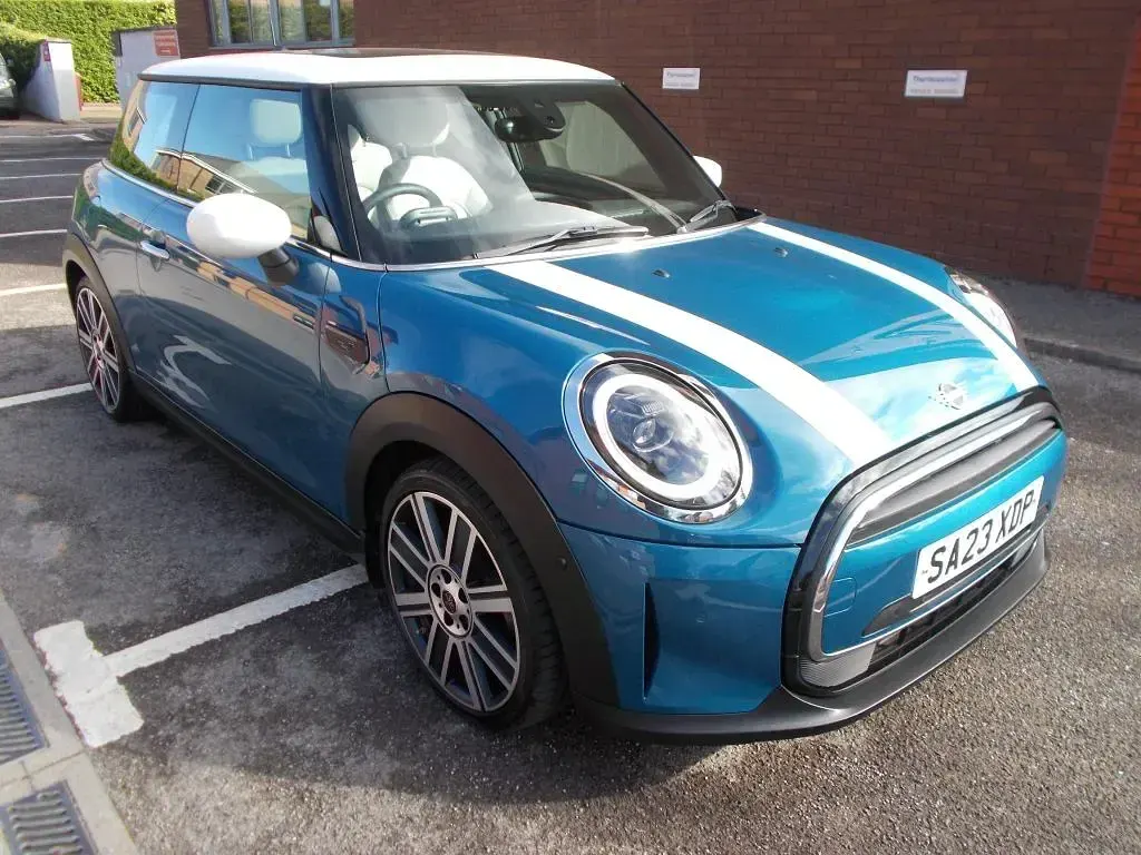 Used Mini Cooper Exclusive 2023 Blue Hatchback