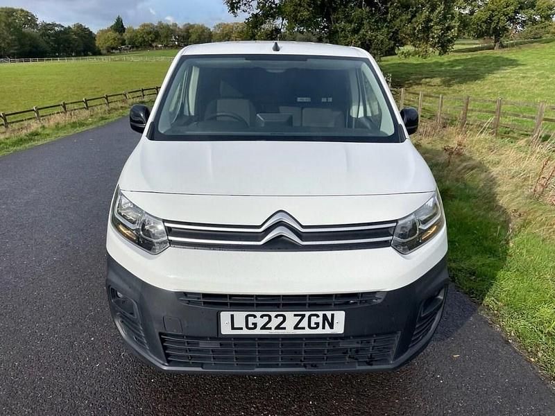 Usado Citroën Berlingo 100 HP (73 kW) 2022 Branco Monovolume