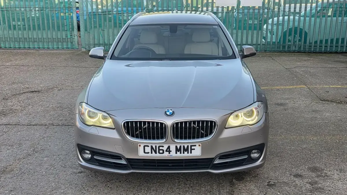 Usado BMW 518 Advantage 2014 Plateado Familiar