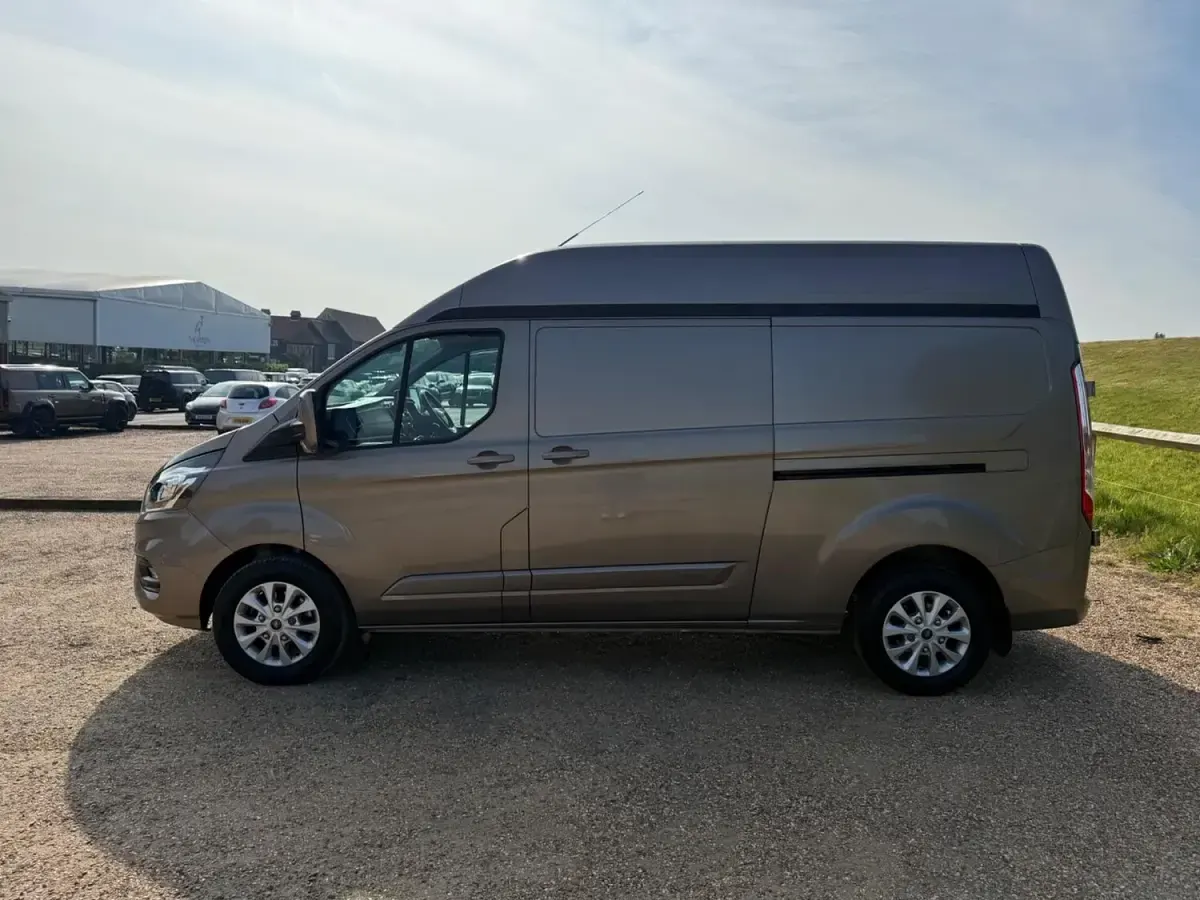 Used Ford Transit Custom Limited 170 HP (125 kW) 2021 Silver Van