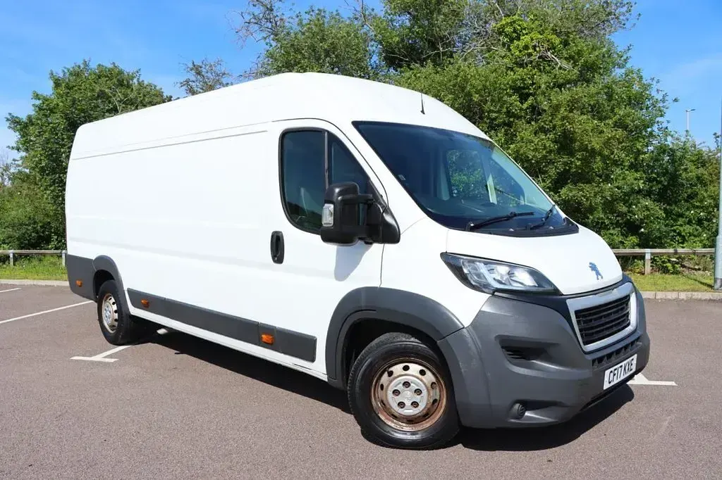 Used Peugeot Boxer 130 HP (95 kW) 2017 White Van