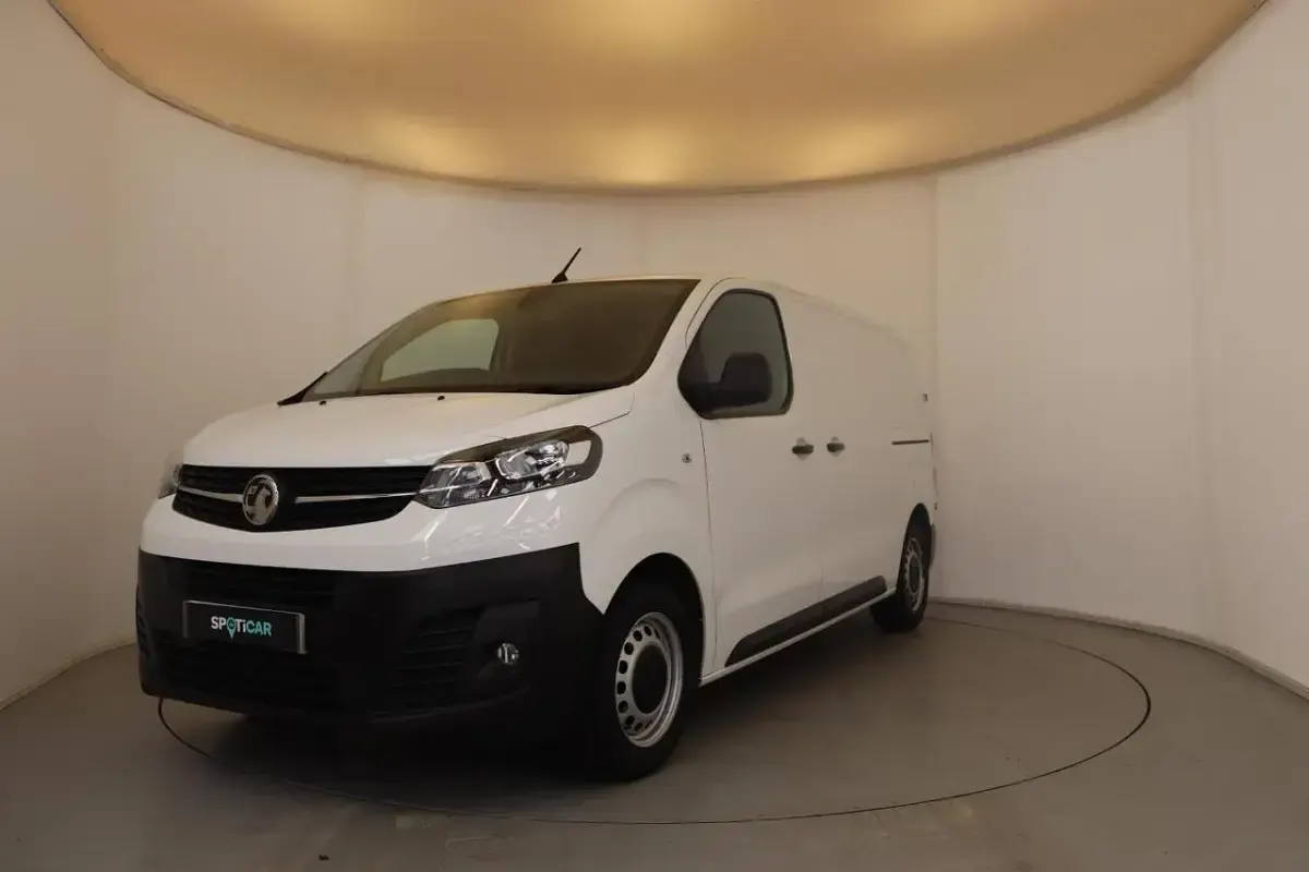 Used Vauxhall Vivaro S 99 HP (72 kW) 2021 White MPV