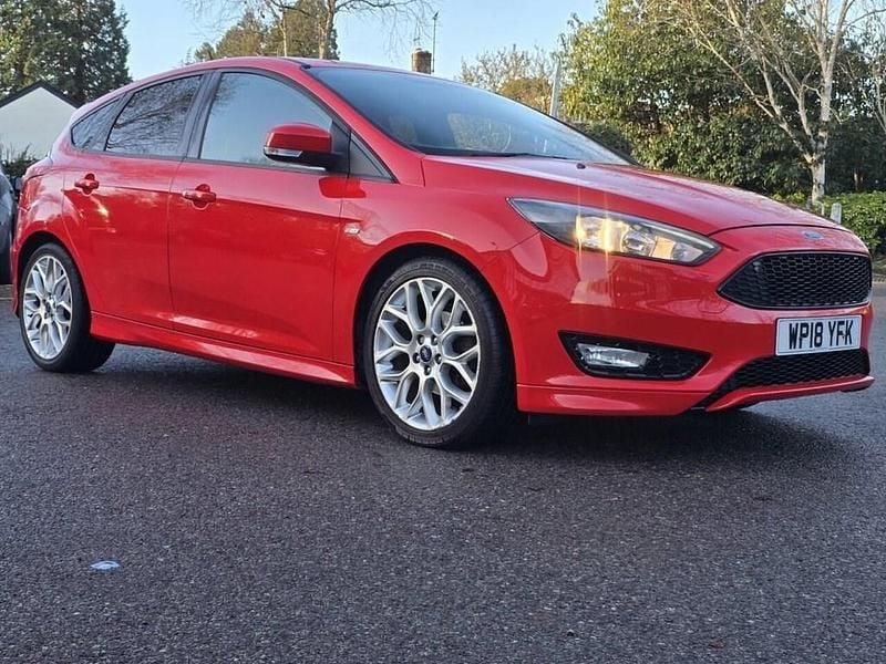 Used Ford Focus ST-Line 140 HP (102 kW) 2018 Red Hatchback