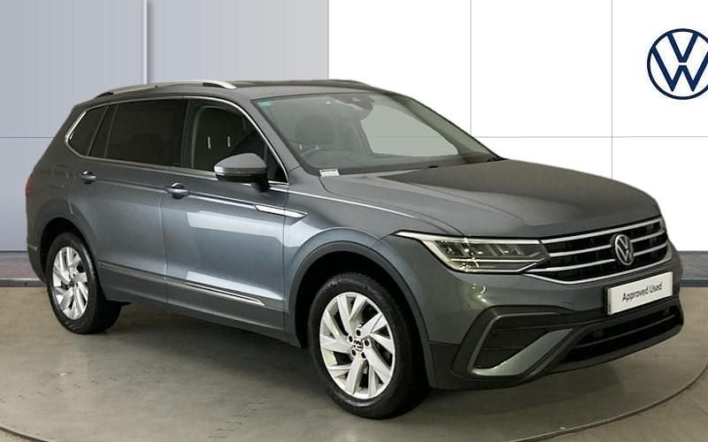 Used 2024 VW Tiguan Allspace Life SUV | £22,568 (Good price) - Image 1/4
