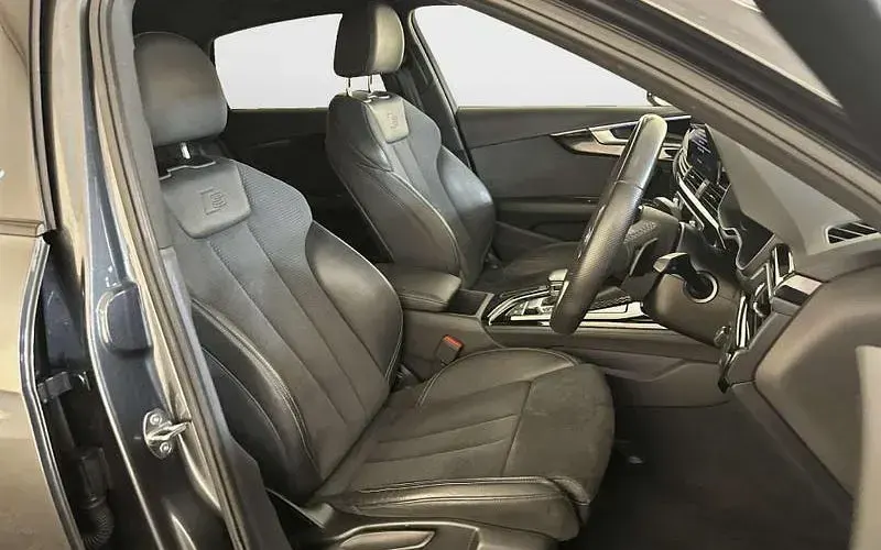 Used Audi A4 Black Edition 150 HP (110 kW) 2022 Grey Sedan