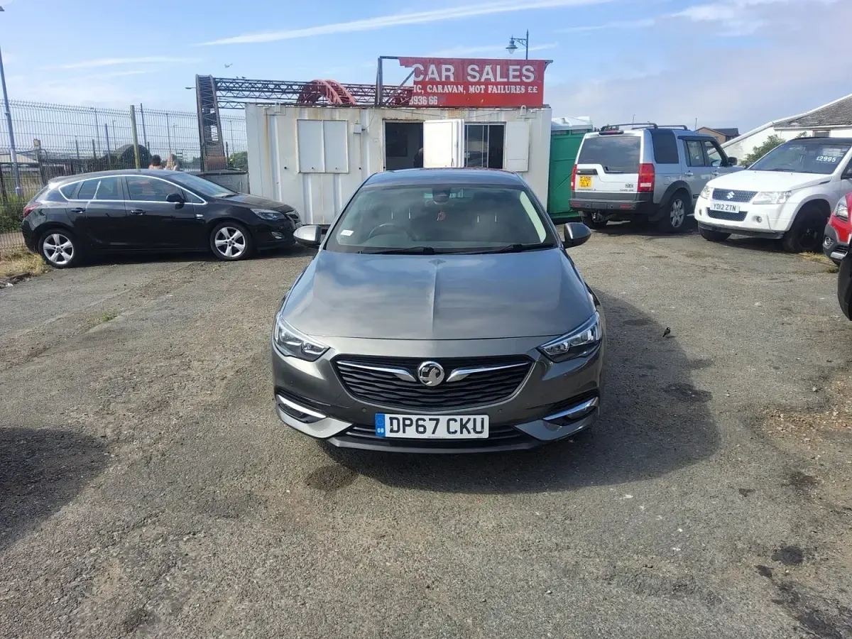 Used Vauxhall Insignia SRi 170 HP (125 kW) 2018 Grey Hatchback